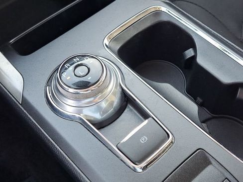 Used 2020 Ford Fusion SE image 16