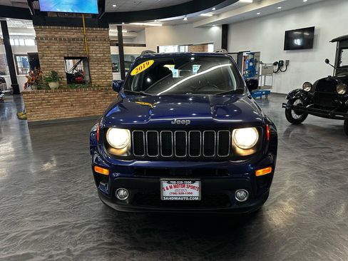 Used 2019 Jeep Renegade Latitude w/ Cold Weather Group AWD/4WD image 2