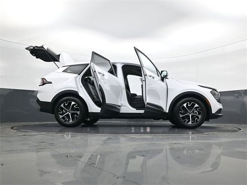 Used 2024 Kia Sportage EX image 33