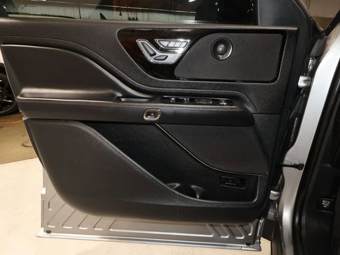 Used 2022 Lincoln Aviator Reserve w/ Equipment Group 201A AWD/4WD image 22
