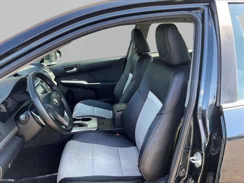Used 2013 Toyota Camry SE FWD image 20
