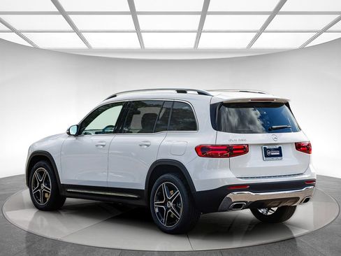 New 2026 Mercedes-Benz GLB 250 image 2