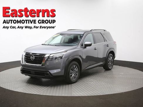 Used 2024 Nissan Pathfinder SV image 54