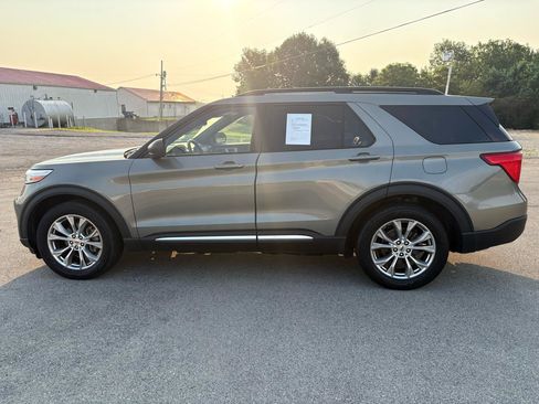 Used 2020 Ford Explorer XLT w/ Equipment Group 202A AWD/4WD image 6