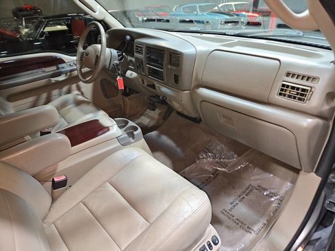 Used 2004 Ford Excursion Limited image 76