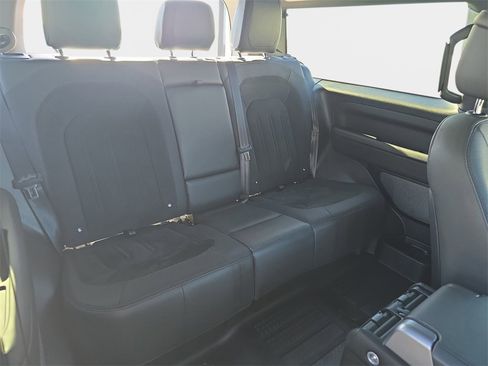Used 2024 Land Rover Defender 90 V8 image 11