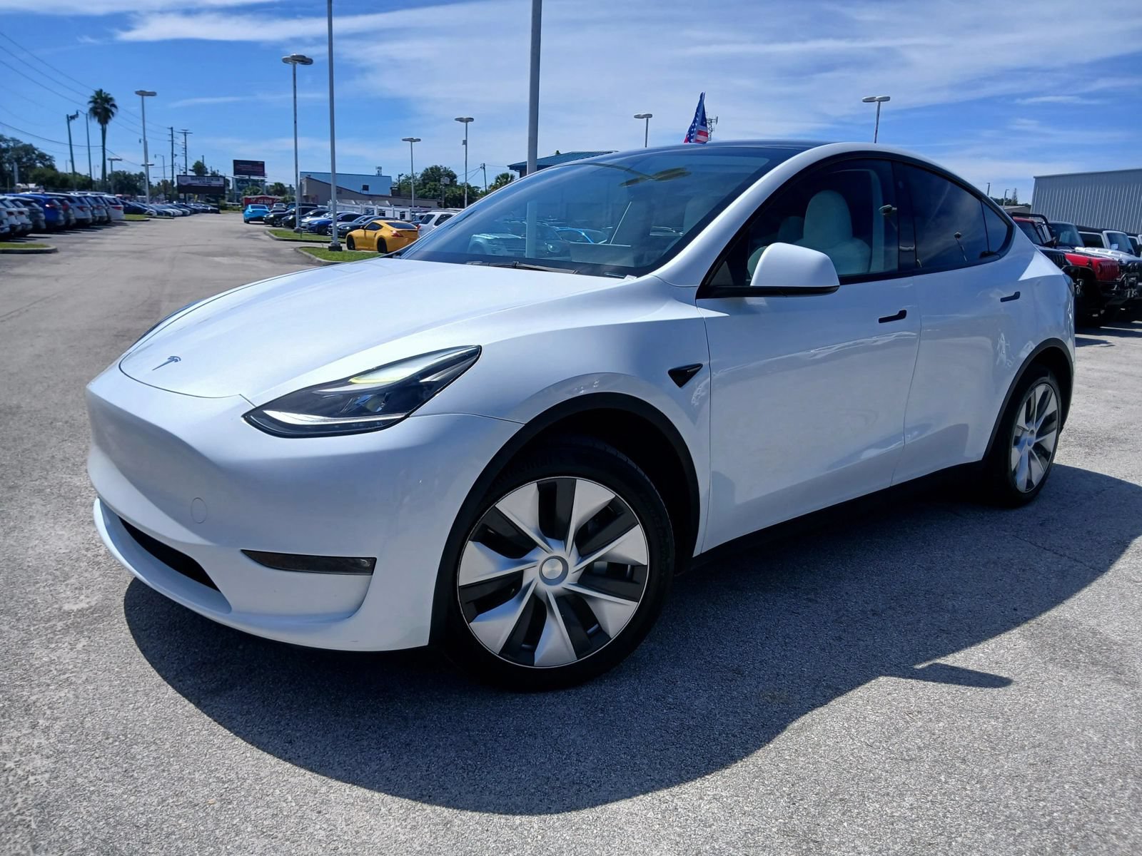 Used 2023 Tesla Model Y Long Range AWD/4WD image 2