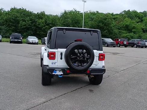 Used 2023 Jeep Wrangler Unlimited Sahara w/ Cold Weather Group AWD/4WD image 7