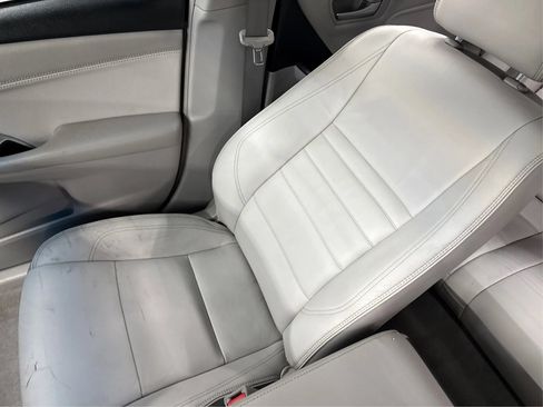 Used 2016 Toyota Camry XLE w/ Moonroof Package FWD image 15