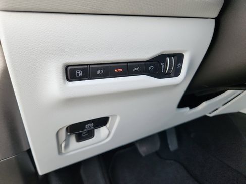 New 2026 Jeep Cherokee Overland image 31