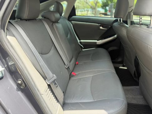 Used 2015 Toyota Prius Two FWD image 16