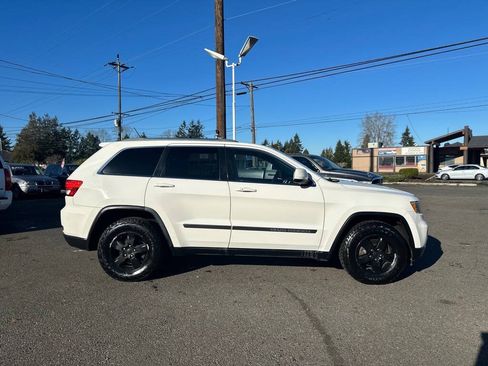Used 2011 Jeep Grand Cherokee Laredo AWD/4WD image 6