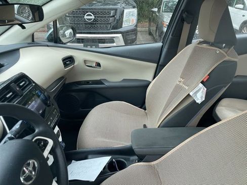 Used 2017 Toyota Prius Two FWD image 9