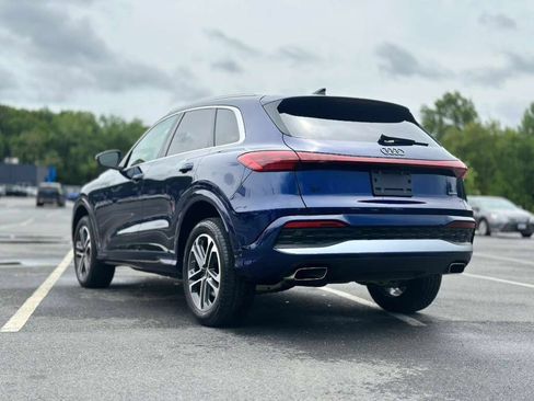 Used 2025 Audi Q5 Premium w/ Convenience Package AWD/4WD image 4
