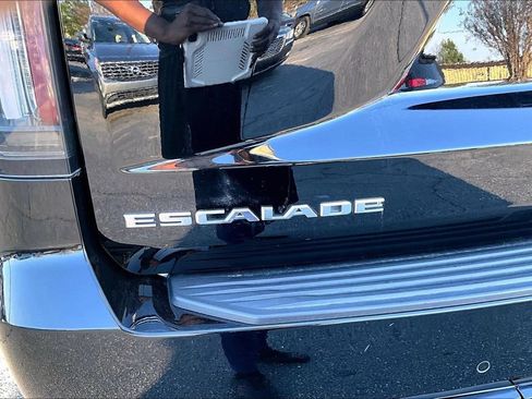 Used 2021 Cadillac Escalade ESV Premium Luxury w/ Driver Assist Tech Package image 24