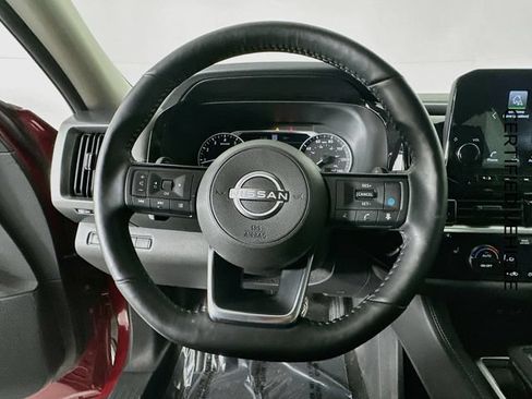 Certified 2024 Nissan Pathfinder SL FWD image 13