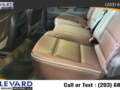 Used 2015 Chevrolet Silverado 1500 High Country w/ High Country Premium Package AWD/4WD image 32