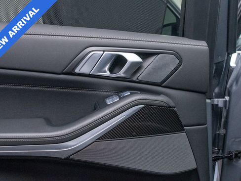 Used 2025 BMW X7 M60i w/ Executive Package image 29