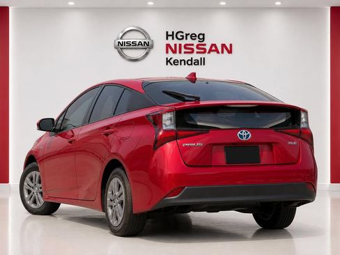 Used 2022 Toyota Prius XLE FWD image 6