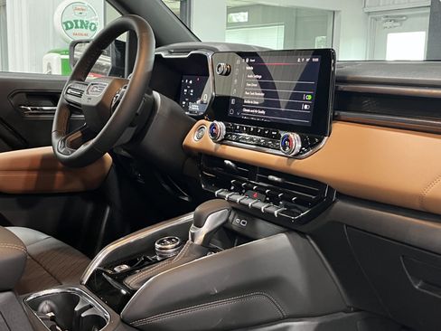 New 2026 GMC Canyon AT4 w/ Technology Plus Package AWD/4WD image 10