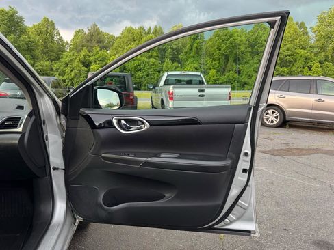 Used 2017 Nissan Sentra SV w/ Style Package FWD image 13