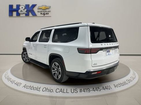 Used 2024 Jeep Wagoneer L Series II w/ Flexible Seating Group AWD/4WD image 4