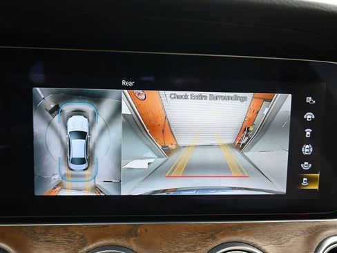 Used 2022 Mercedes-Benz E 350 Sedan w/ AMG Line Exterior image 21