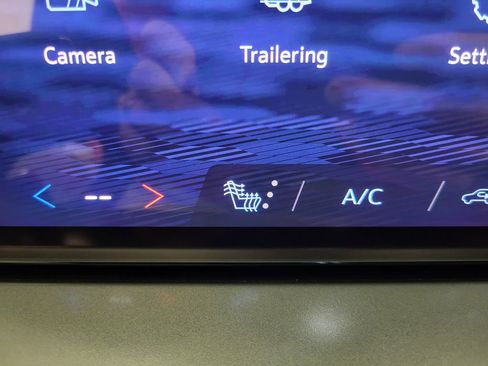 New 2026 Chevrolet Traverse LT w/ Midnight/Sport Edition image 11