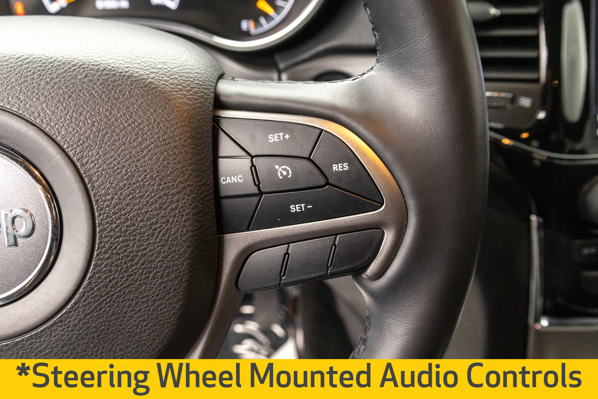 Used 2022 Jeep Grand Cherokee Laredo X AWD/4WD image 24
