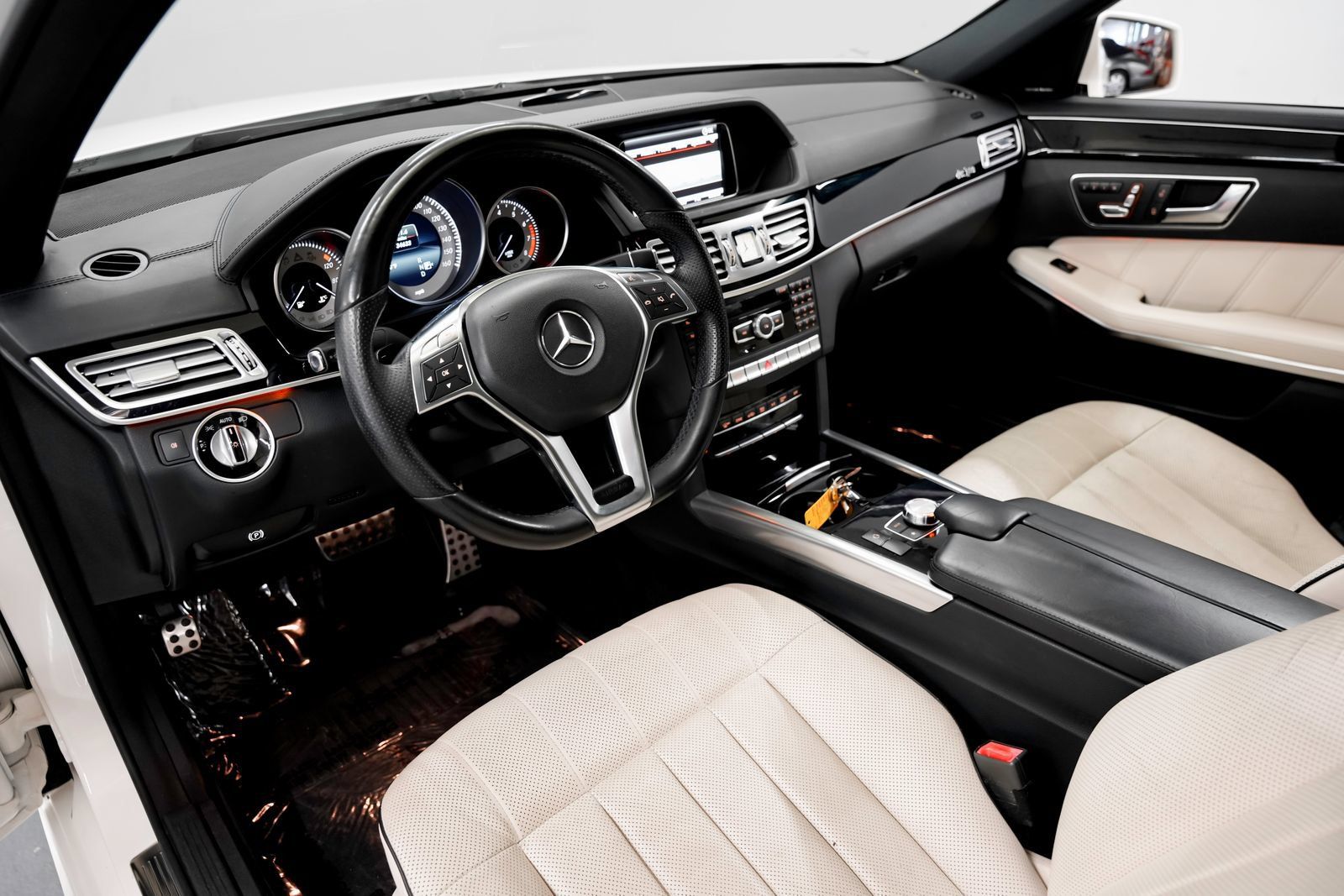 Used 2015 Mercedes-Benz E 400 Sedan image 18