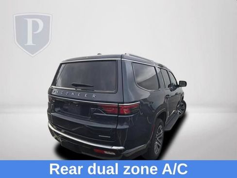 Used 2024 Jeep Wagoneer Series II w/ Flexible Seating Group AWD/4WD image 7