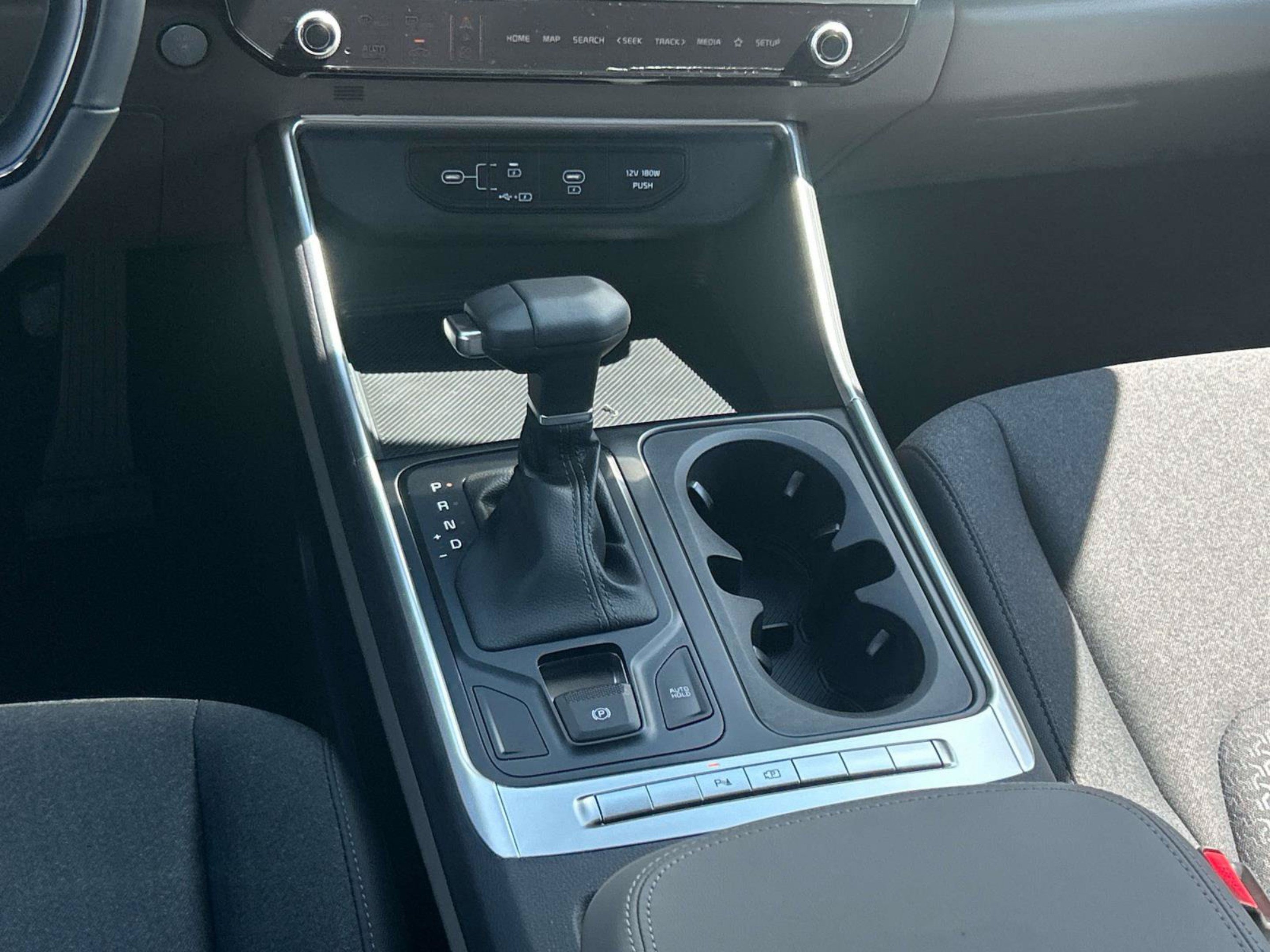New 2027 Kia Carnival LX FWD image 13