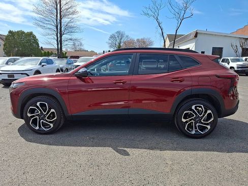 Used 2024 Chevrolet Trax RS w/ Driver Confidence Package image 5