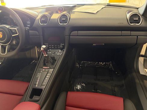 Certified 2024 Porsche 718 Cayman S RWD image 25
