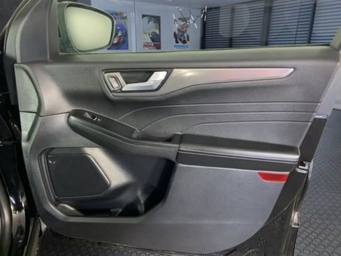 Used 2022 Ford Escape Titanium AWD/4WD image 15