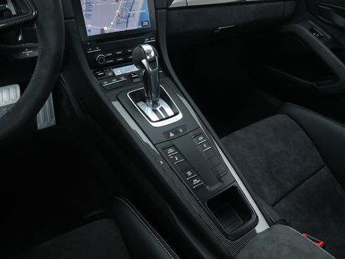 Used 2018 Porsche 911 GT2 RS image 34