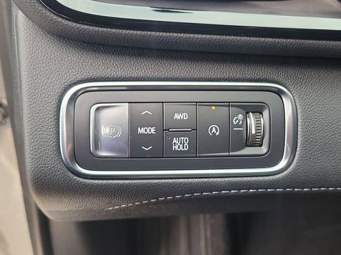 Used 2025 Buick Enclave Preferred image 18