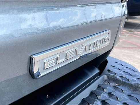 Used 2024 GMC Canyon Elevation w/ Elevation Premium Package RWD image 10