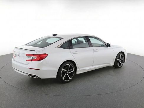 Used 2022 Honda Accord Sport image 4