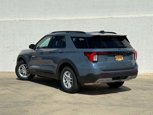 New 2026 Ford Explorer Active RWD image 3