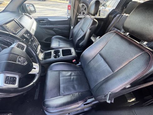 Used 2017 Dodge Grand Caravan GT image 33