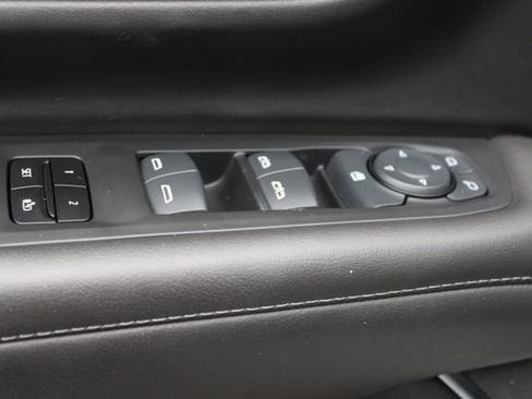Used 2024 Chevrolet Suburban LT RWD image 11