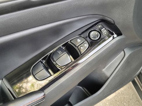 Used 2024 Nissan Altima 2.5 SR w/ SR Premium Package FWD image 16