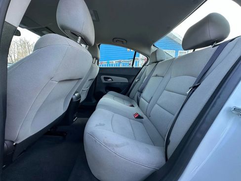 Used 2016 Chevrolet Cruze LT image 13