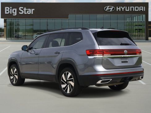 Used 2024 Volkswagen Atlas SE FWD image 3