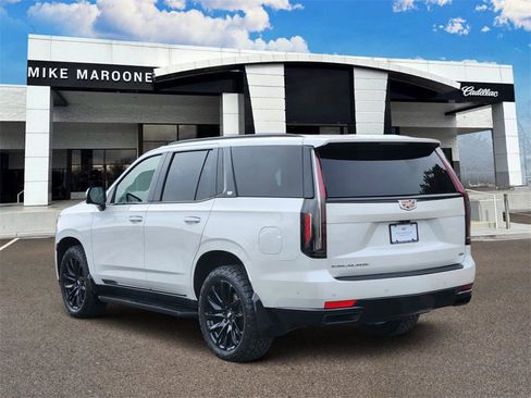 Certified 2022 Cadillac Escalade Premium Luxury image 7