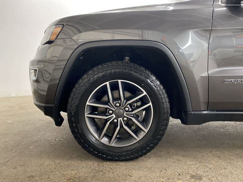 Used 2019 Jeep Grand Cherokee Limited w/ Luxury Group II image 11