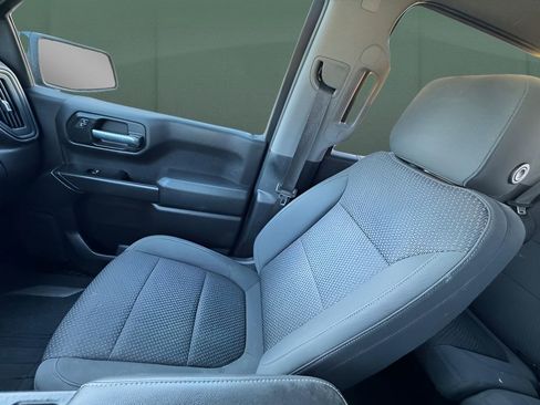 Used 2020 Chevrolet Silverado 1500 Custom w/ Custom Value Package image 15