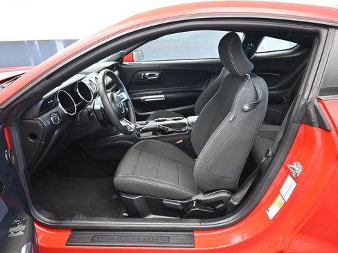 Used 2017 Ford Mustang Coupe image 11