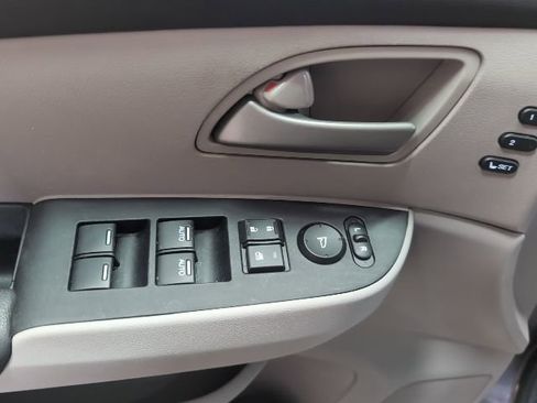 Used 2012 Honda Odyssey Touring image 8